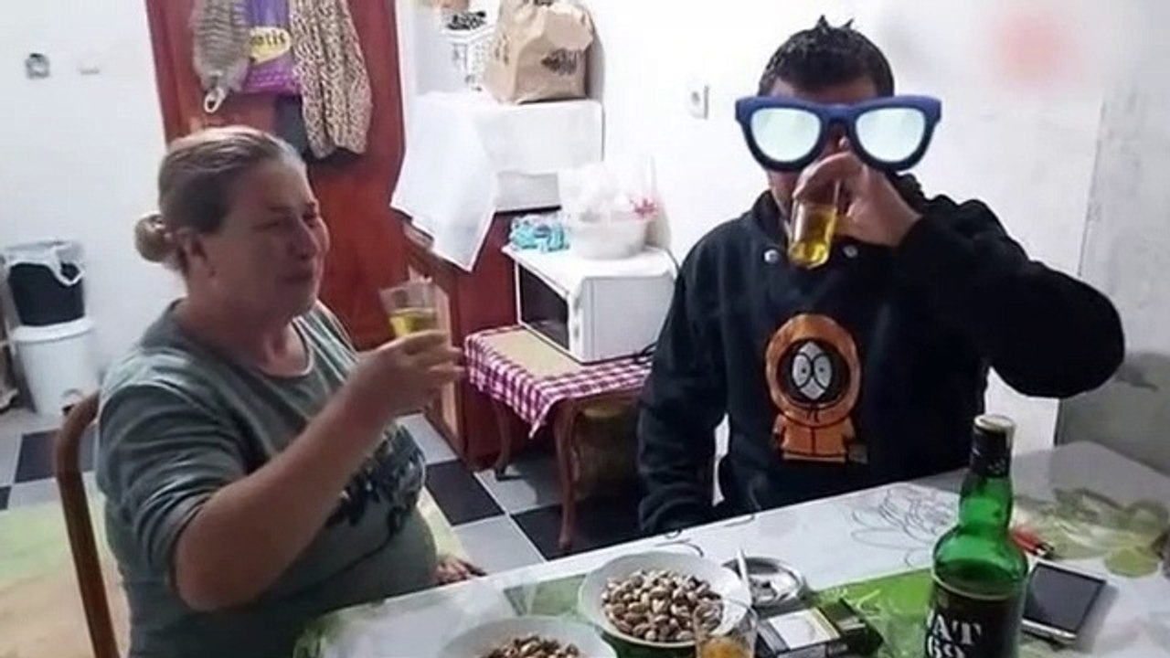 'Süt alamıyorum' diyen CHP'li kadın meğer 'viski' alıyormuş!