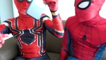 09.SPIDER-MAN No Problem in real life Một ngày của hai Người Nhện