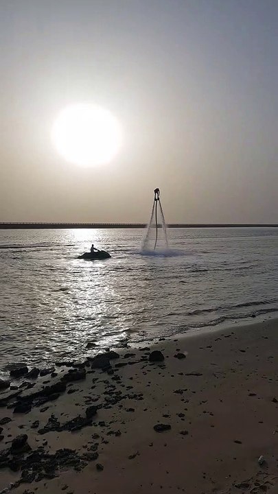 Air dancing with water jet
