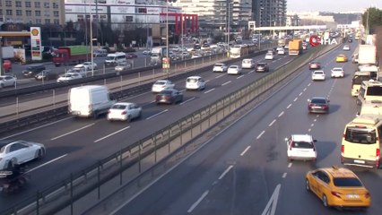 Kısıtlamasız 2’inci cumartesi sabahında trafikte hareketlilik