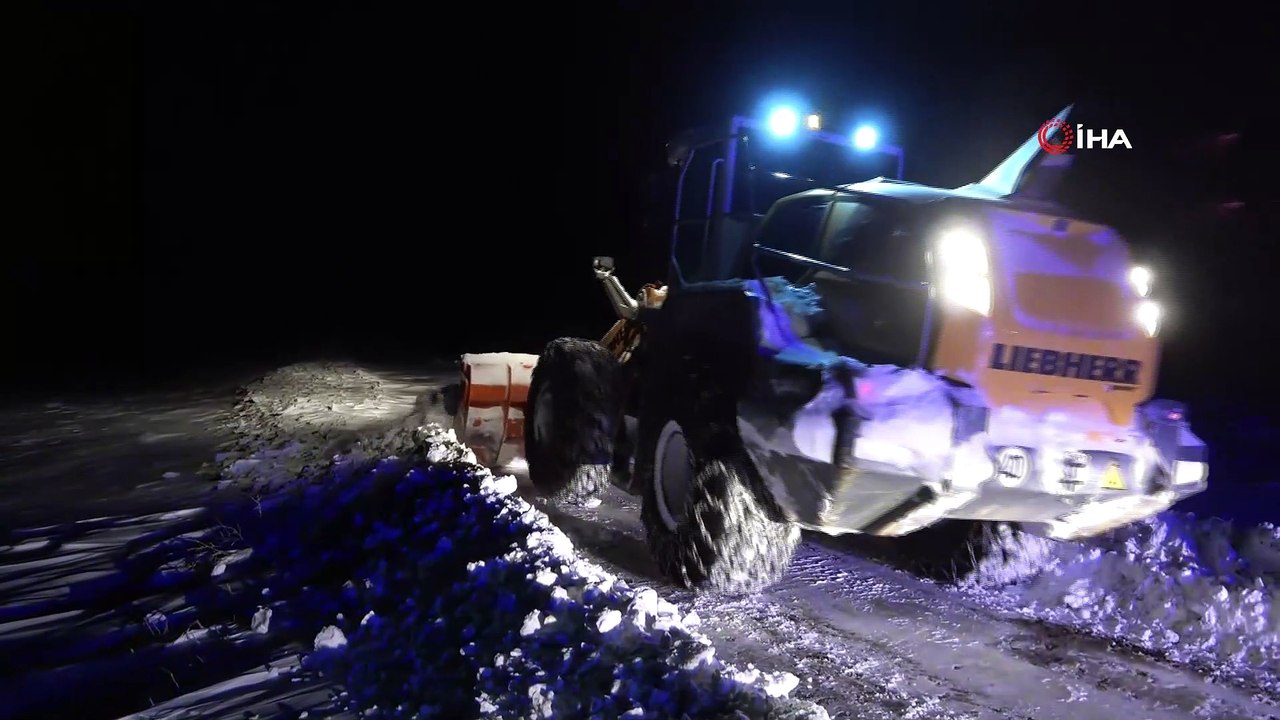 Ekipler karda mahsur kalan KOAH hastası Sabri amca için zamanla yarıştı
