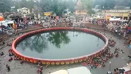 नैमिषारण्य में अमावस्या पर श्रद्धालुओं ने लगाई डुबकी
