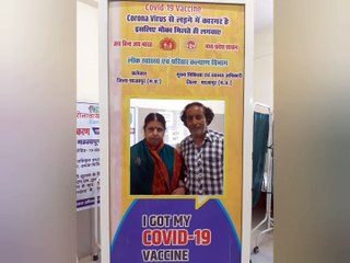 बुजुर्गों को टीकाकरण के लिए युवाओं ने की मदद