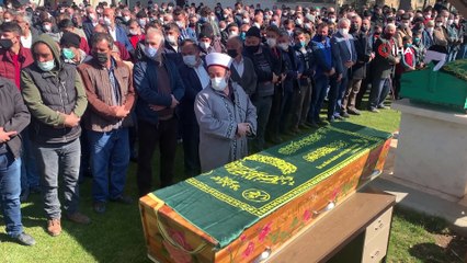 Acılı babanın “Oğlum beni dinlemedi” diyerek feryat ettiği genç, arkadaşıyla birlikte toprağa verildi