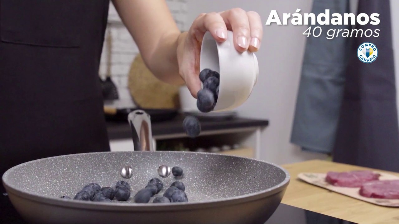 Medallones de ternera con salsa de frutos rojos