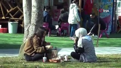 Tokat’ta güneşli hava pandemi önlemlerini unutturdu