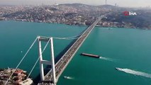 Turkuaza bürünen İstanbul Boğazı havadan görüntülendi