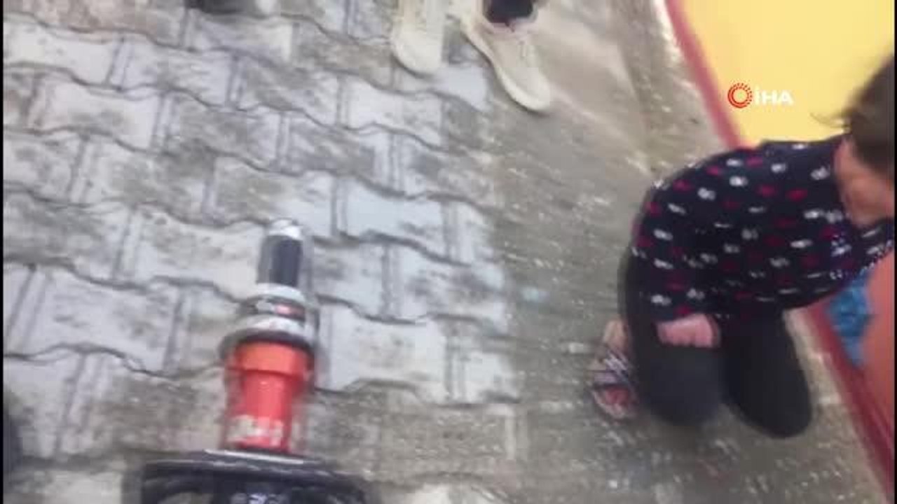 Kafası demir korkuluğa sıkışan çocuğun imdadına itfaiye yetişti