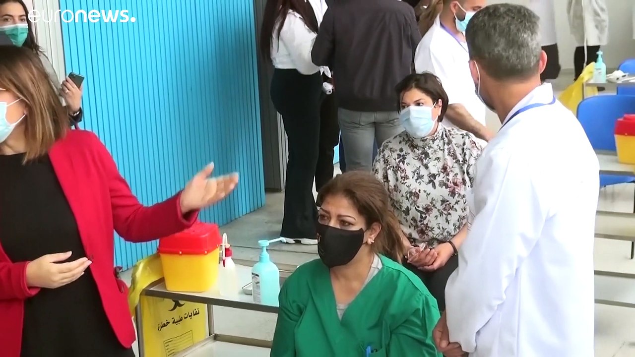 شاهد: تونس تبدأ حملة التطعيم ضد فيروس كورونا بع...