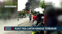 Terjadi Kebakaran Ruko 3 Lantai di Pekanbaru Riau, Asap Hitam Mengebul