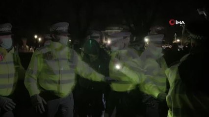 -İngilterede yüzlerce kişi polisin öldürdüğü Everard için sokaklarda