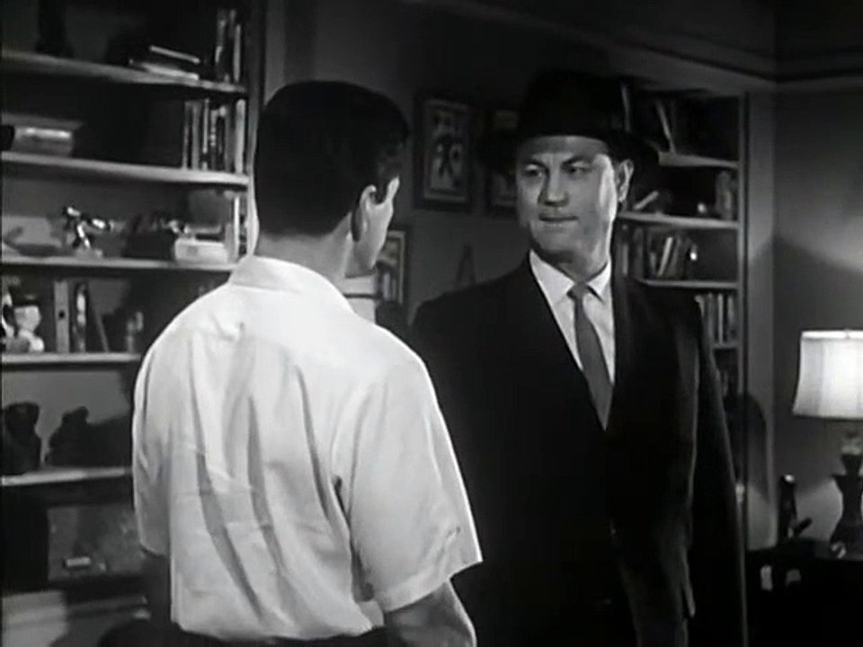 Man With a Camera, S2E10 - The Picture War , Classic TV Series, Charles Bronson