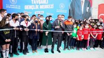Gençlik ve Spor Bakanı Kasapoğlu, Tavşanlı'daki Gençlik Merkezi'nin açılışını yaptı