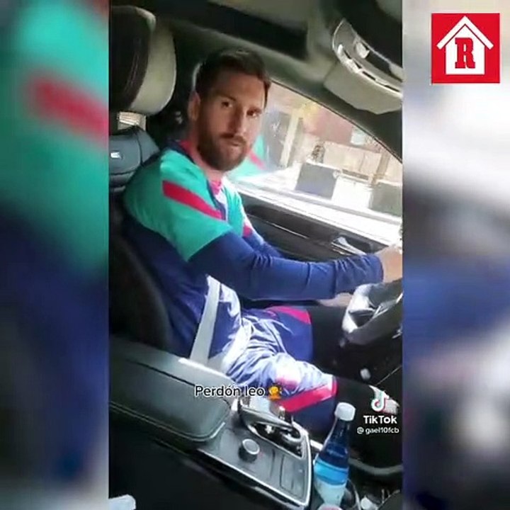 Messi explota contra aficionados que lo grababan
