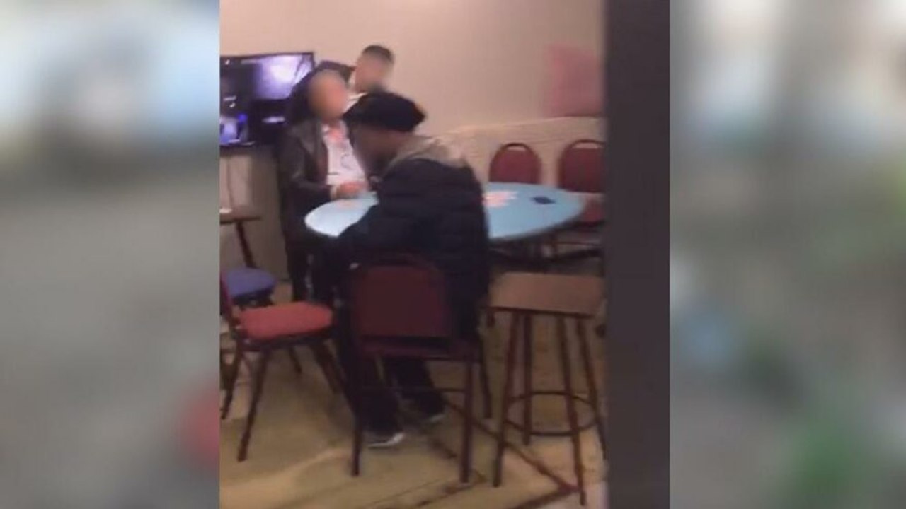 Kumar oynatılan eve kameralı polis baskını