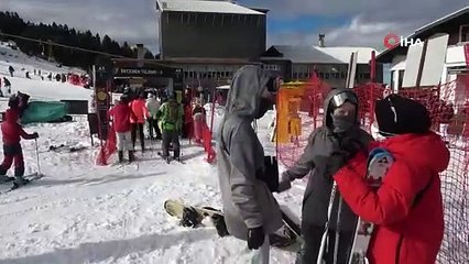 Uludağ’da güneşli havada kar keyfi