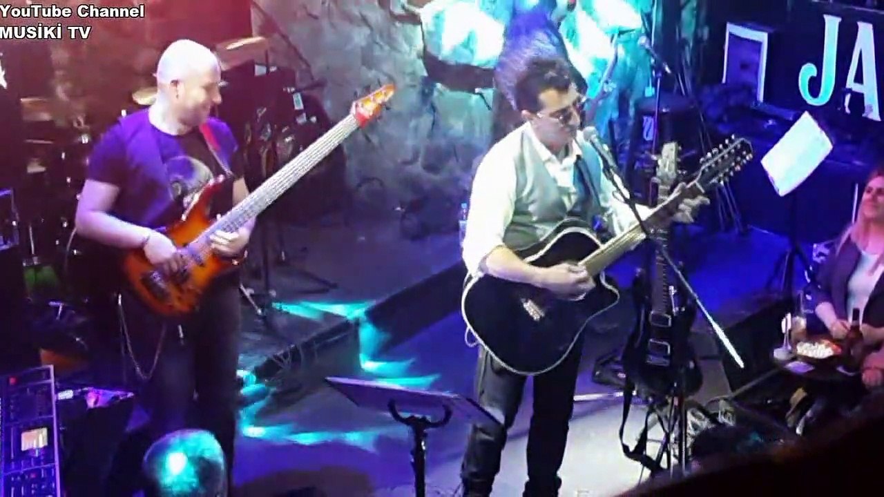 AYNA - Biz Aşkı Meleklerden Çaldık (Konser/Canlı) @Holly Stone