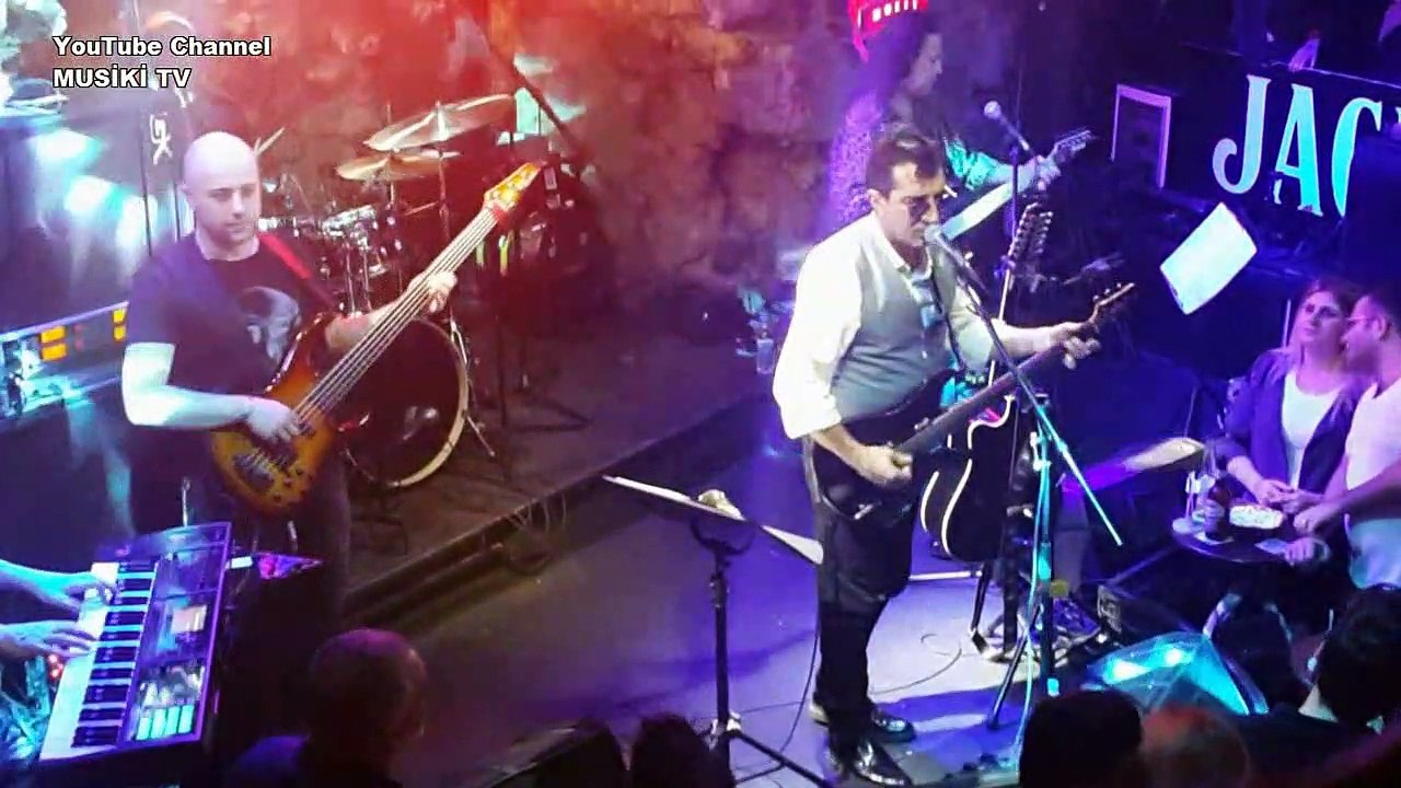 AYNA - Ölünce Sevemezsem Seni (Konser/Canlı) @Holly Stone