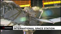 ISS'de görevli astronotlar 6 saatlik uzay yürüyüşüyle bakım onarım çalışması yaptı | Video