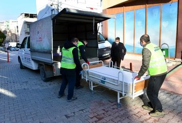 - Yıldırım Belediyesi'nden 120 yaşındaki Emine Teyzeye hasta yatağı yardımı