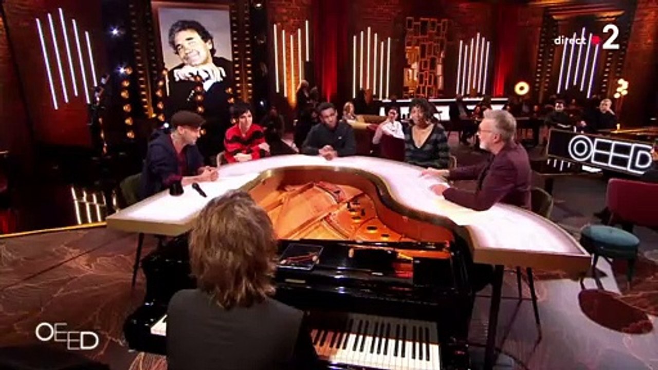 Soan (Nouvelle Star 2009) annonce la grossesse de sa compagne Izzy dans "On est en direct" - France 2