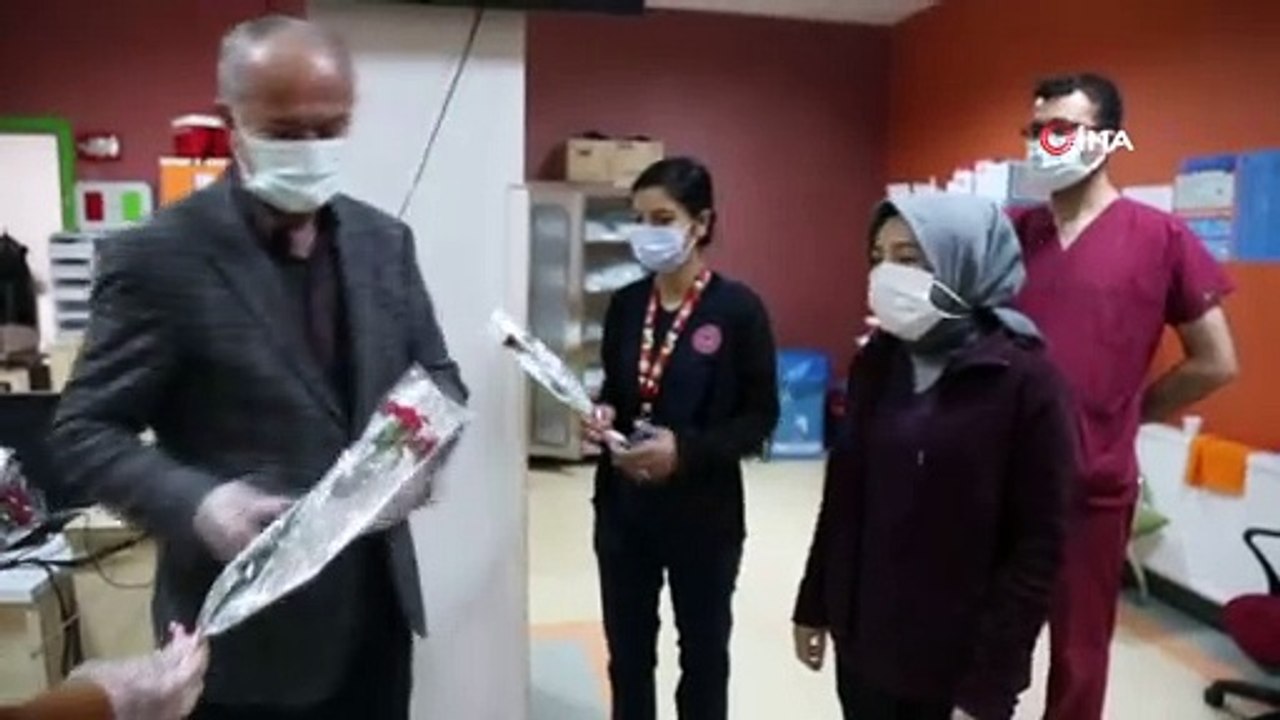 Başkan Akman’dan sağlık çalışanlarına çiçekli teşekkür