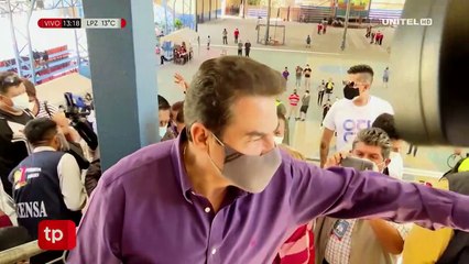 Manfred Reyes Villa vuelve al sillón edil y consigue mayoría en el Concejo