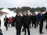 Son dakika: Bakan Kasapoğlu, Murat Dağı Termal Kayak Merkezi'ni ziyaret etti