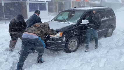 Good Samaritans get to work as blizzard conditions hammer Wyoming