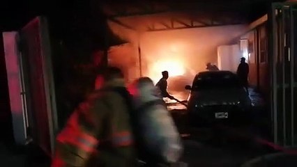 tn7  Fuego en vehículos dentro de una vivienda-140321