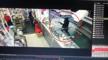 ¡A sangre fría! Video del momento en el que disparan contra dos personas en Bogotá