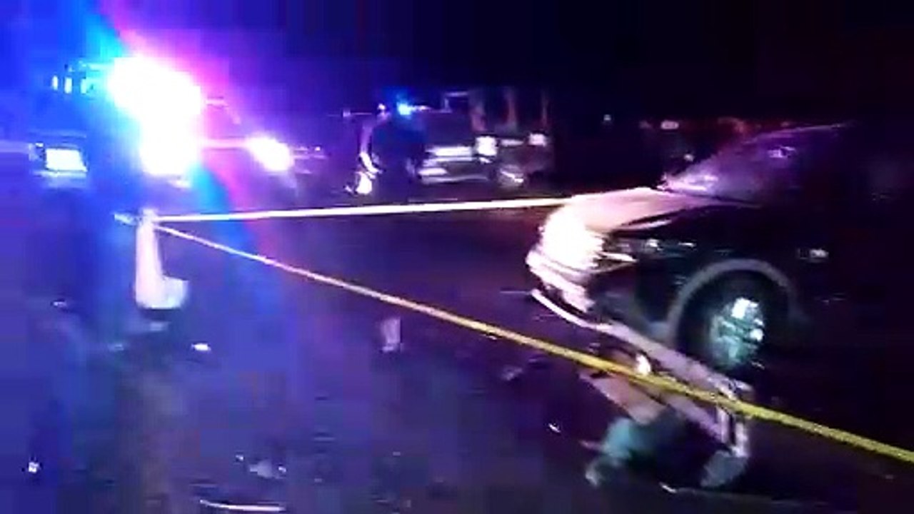 ¡Brutal encontronazo! Muere joven motociclista en fuerte choque por carretera a playa Las Glorias