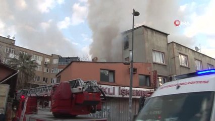 Kasımpaşa'da inşaat malzemesi deposunda çıkan yangın korkuttu