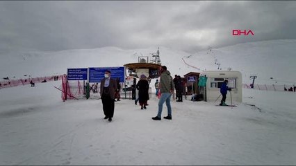 BİNGÖL Türkiye'nin en uzun kayak pistine sahip Hesarek'i 20 bin kişi ziyaret etti
