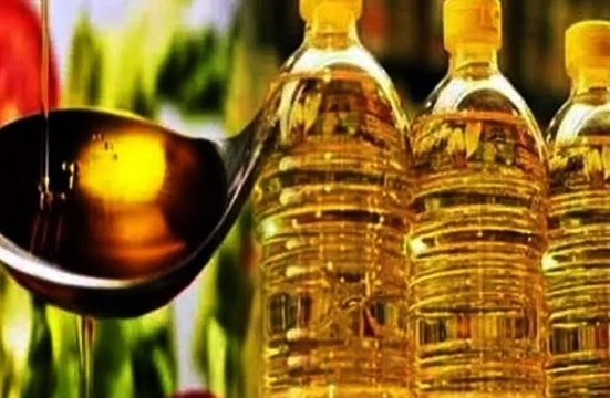 पेट्रोल डीजल और गैस के साथ ही खाद्य तेल के दाम भी बढ़ने से लोगों को परेशानी