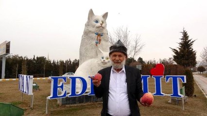 'Elmacı dede' Mehmetçik için bin 614 kilometre yol kat etti