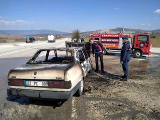 Seyir halindeki otomobil alevlere teslim oldu
