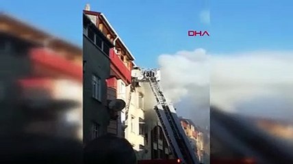Sultangazi'deki yangında mahsur kalanları itfaiye kurtardı