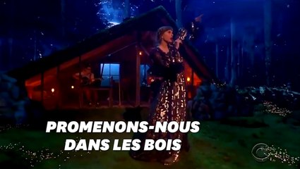 De retour aux Grammys, Taylor Swift réveille l'esprit de la forêt avec un décor épatant