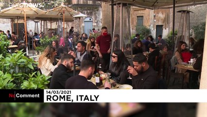 شاهد: الإيطاليون يستمتعون بأخر ساعات "الحرية" قبل فرض قيود الإغلاق من جديد