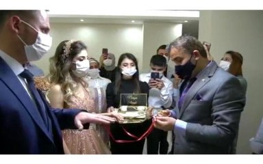 Kendisiyle evlenmek isteyen polis memuruna tek bir şart koştu: Beni devletten isteyin