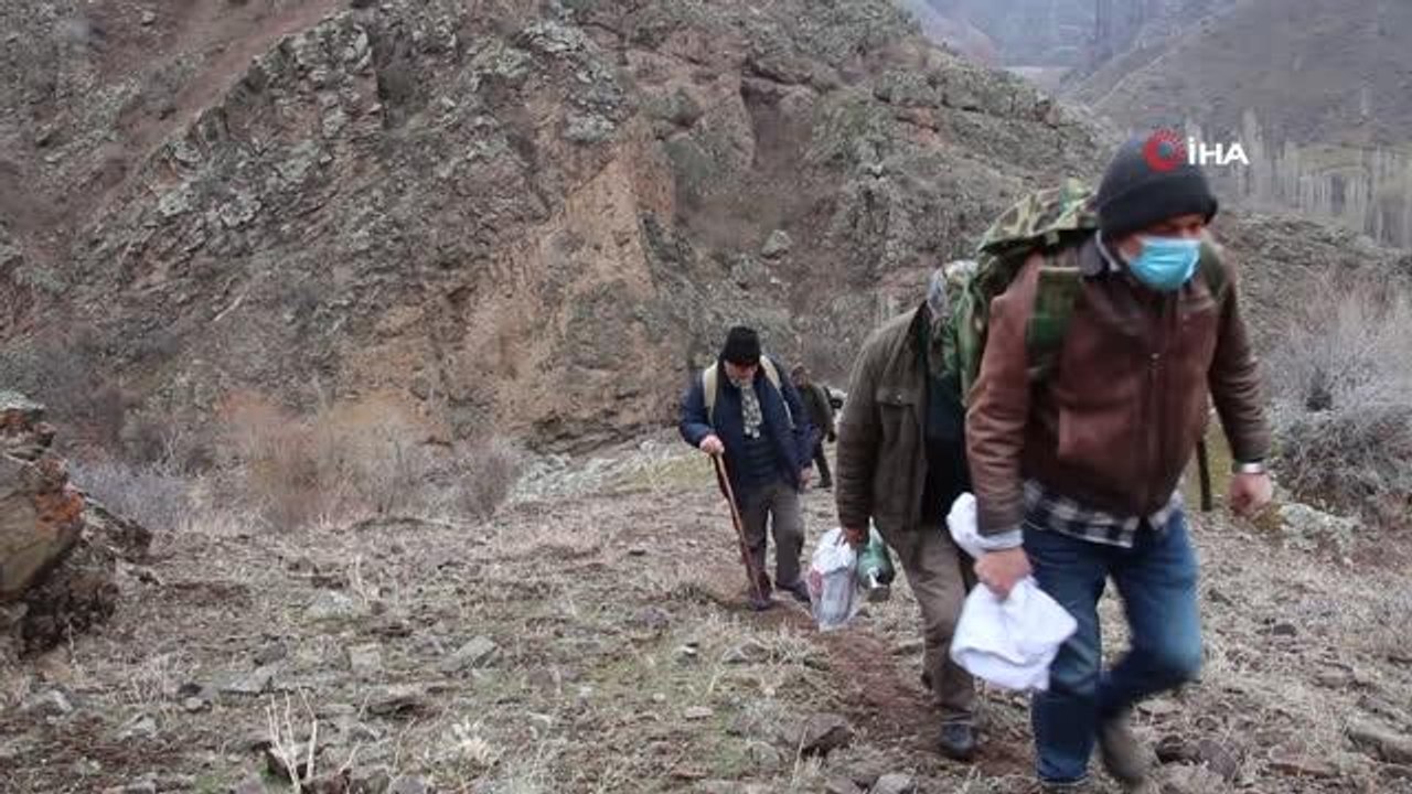 Doğa severlerden Nevruz Bayramında doğa yürüyüşü