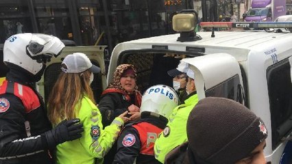 Son dakika haberi... Banka şubesine maskesiz girmek isteyen anne-kız, polise 40 dakika direndi