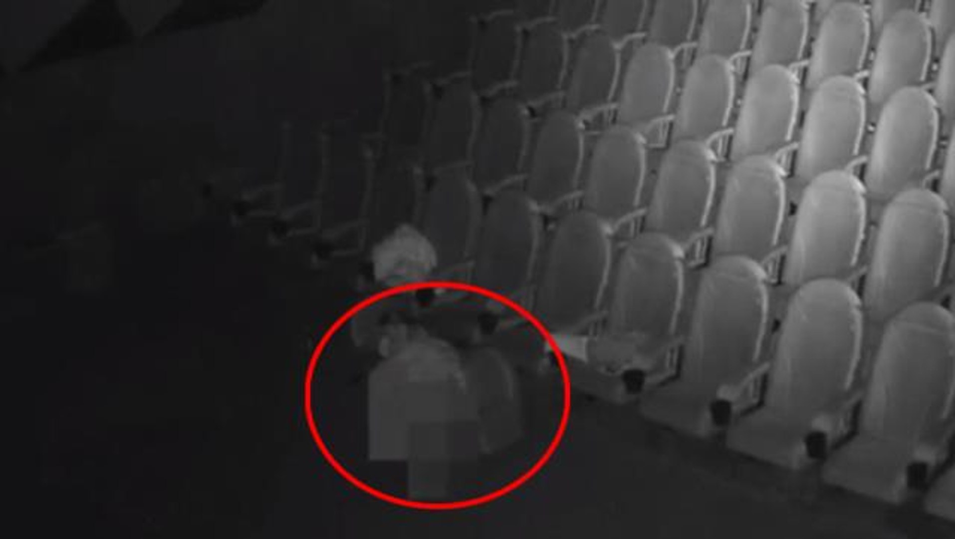 Kapalı olan sinema salonuna gizlice sızıp cinsel ilişkiye giren gençler kameraya  yakalandı - Dailymotion Video