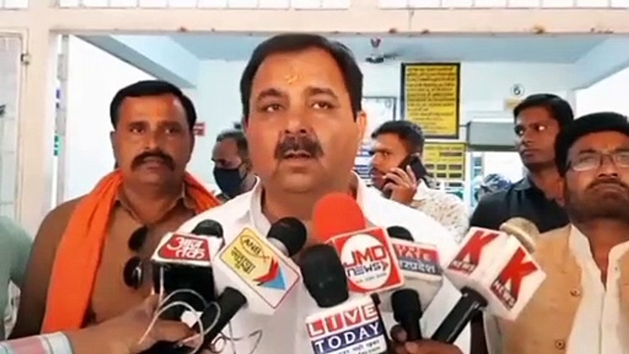 स्कूली बच्चों के एक्सीडेंट की सूचना मिलते ही कार्यक्रमों को छोड़कर विधायक पहुंचे अस्पताल
