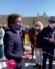 El divertido encuentro de una madrileña con Almeida