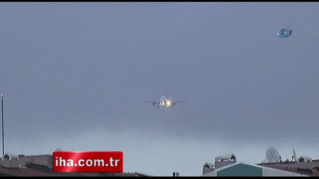Lodos uçakları beşik gibi salladı