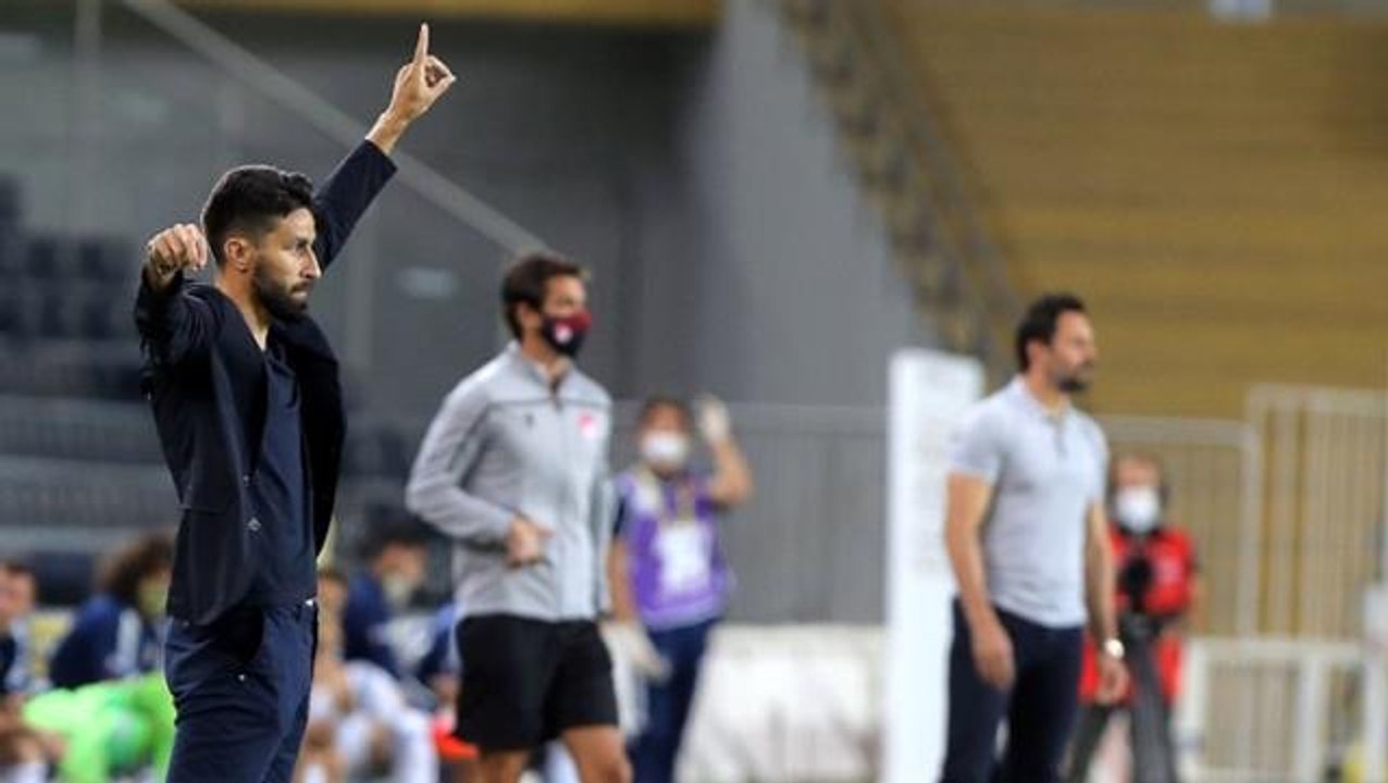 Fatih Karagümrük'te teknik direktör Şenol Can ile yollar ayrıldı