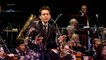 Mika chante "Grace Kelly" avec un orchestre symphonique