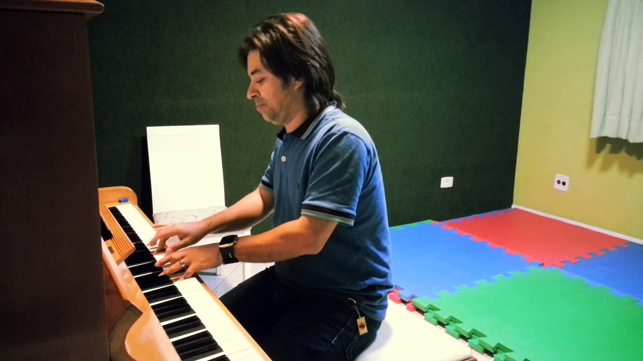 AOS PÉS DA CRUZ - Faz parte das melhores canções de Kleber Lucas